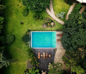 Construire une piscine : checklist complète